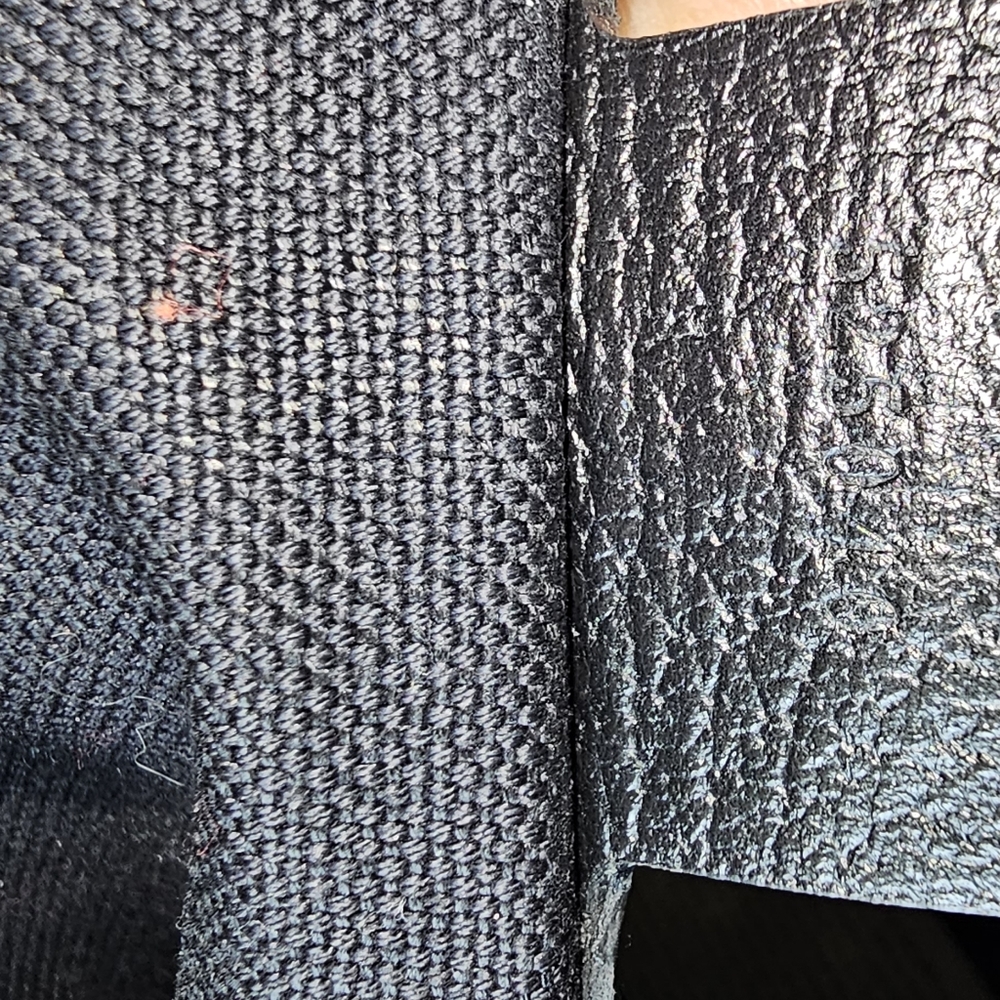 gently used Gucci Duffle Bag with Original Dust-bag Pride. Only worn 2 times. - Picture 7 of 12